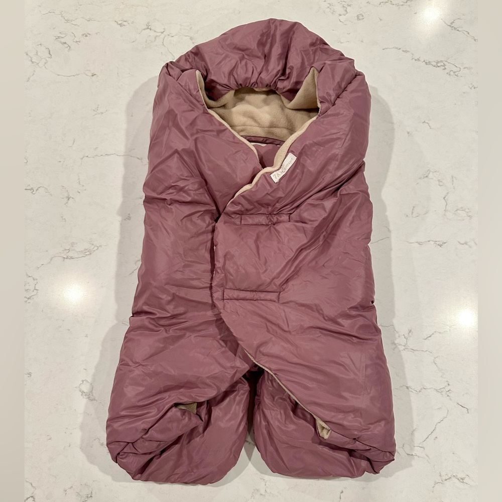 Like New! 7 am enfant NIDO Large (6-18M)